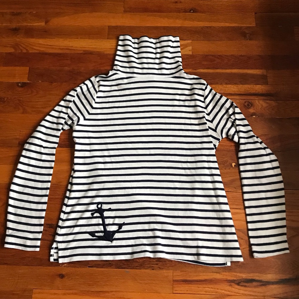 Vineyard Vines navy & white turtleneck size medium